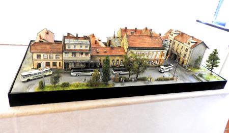 Slika_  Za maketo avtobusne postaje Kranj iz leta 1970 je Avgust potreboval leto dni